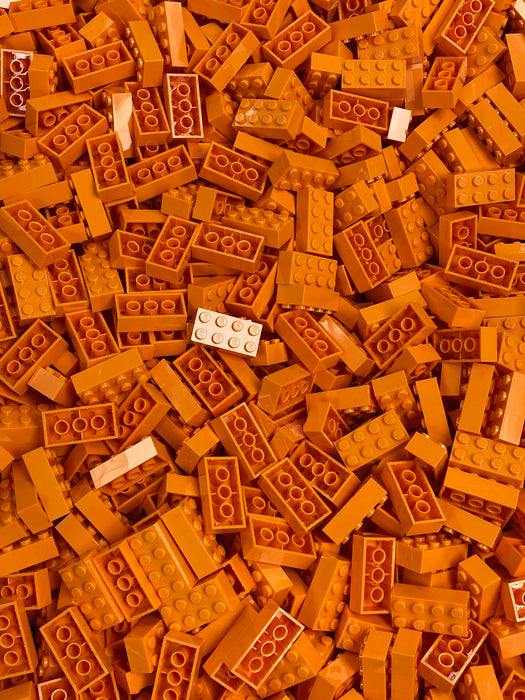 200 x Orange LEGO® 2x4 Bricks